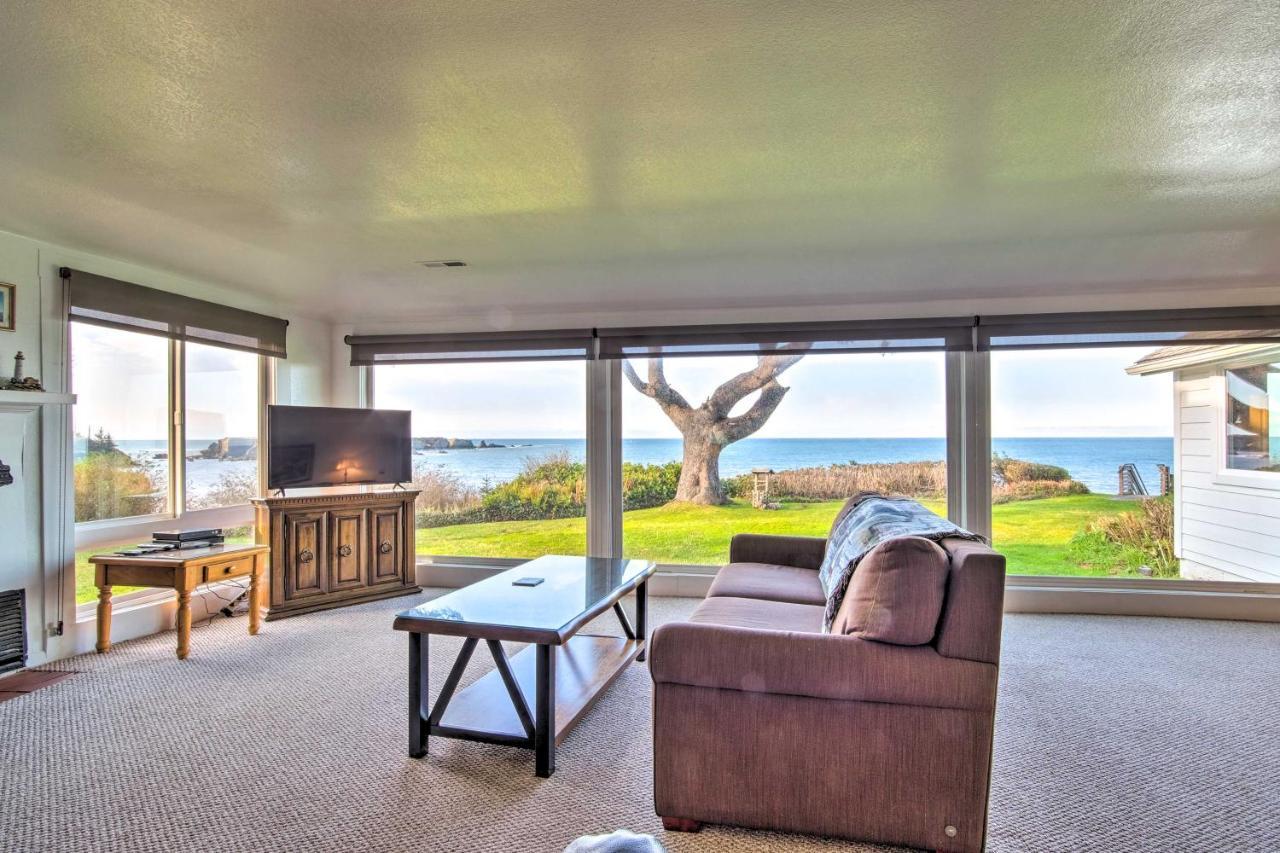 Cliffside Lighthouse With Ocean View Holiday home *