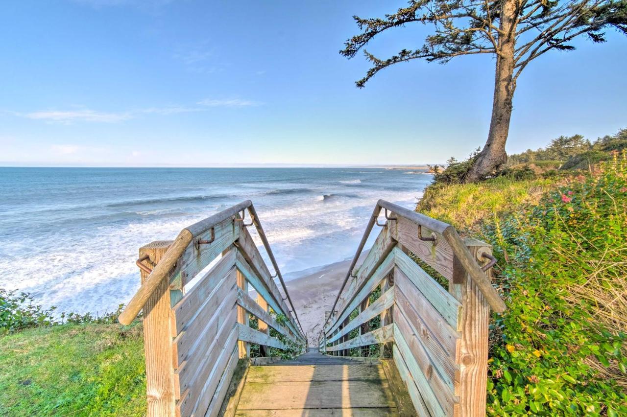 Holiday home Cliffside Lighthouse With Ocean View Coos Bay